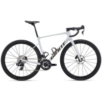 2026 Giant Defy Advanced Pro 1 Road Bike (KINGCYCLESPORT)