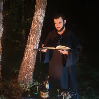 Езотерик, таролог та чаклун надає магічну допомогу в Україні