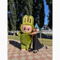 Надувной костюм Лабубу 240 см с вентилятором 4 часа работы на одном заряде