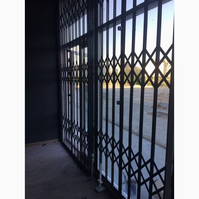 Фото 19. Раздвижные решетки металлические на окна, двери, витрины. Производство и установка Одесса