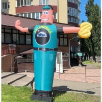 Человек машет на дороге, реклама в месте продаж 340 см