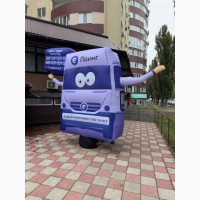 Человек машет на дороге, реклама в месте продаж 340 см