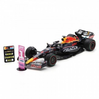 Spark Red Bull RB18 w. Pit Boards - 1st 2022 Japanese Grand Prix - #1 M (MEGATRONTOYS)