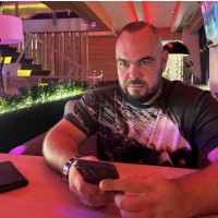 Сильный приворот по фото. Маг Сергей Кобзарь – помощь в любовных делах и не только