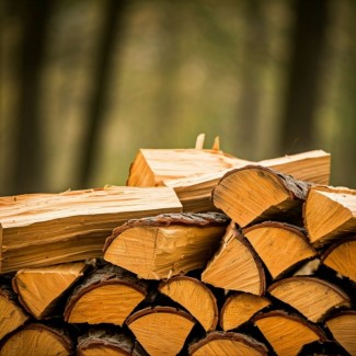 Дубові дрова з доставкою в Луцьку – тепло вашого дому