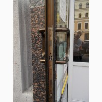 Замена дверной фурнитуры Киев, переделка окон с поворотных на поворотно- откидные